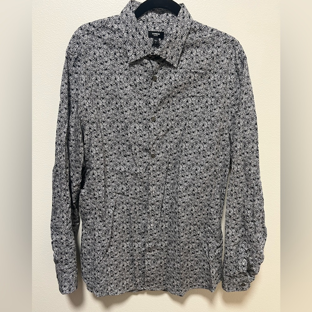Men’s size large long sleeve button up